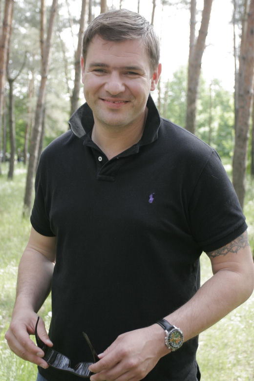 Największe męskie metamorfozy polskiego show-biznesu. Tak wyglądali przed laty