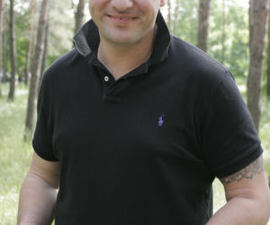 Największe męskie metamorfozy polskiego show-biznesu. Tak wyglądali przed laty