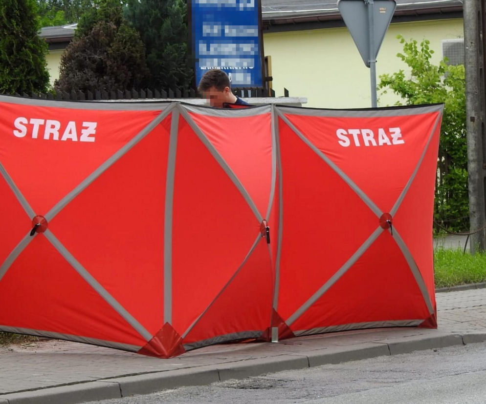 Tragedia w Rudnikach. 71-latka została przejechana przez własny samochód