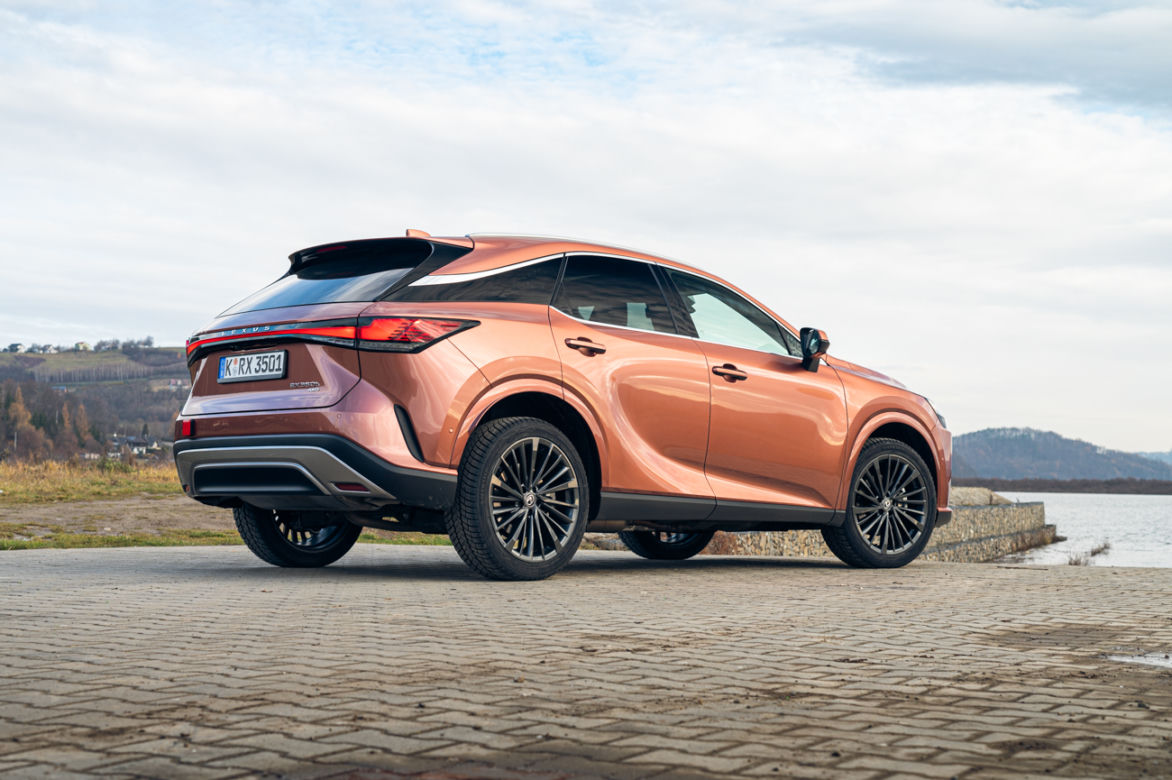 Lexus RX 5. generacji (2023)