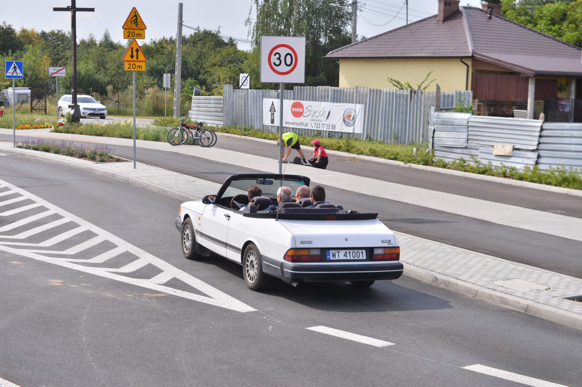 Rajd prezydenckim kabrioletem po nowej drodze