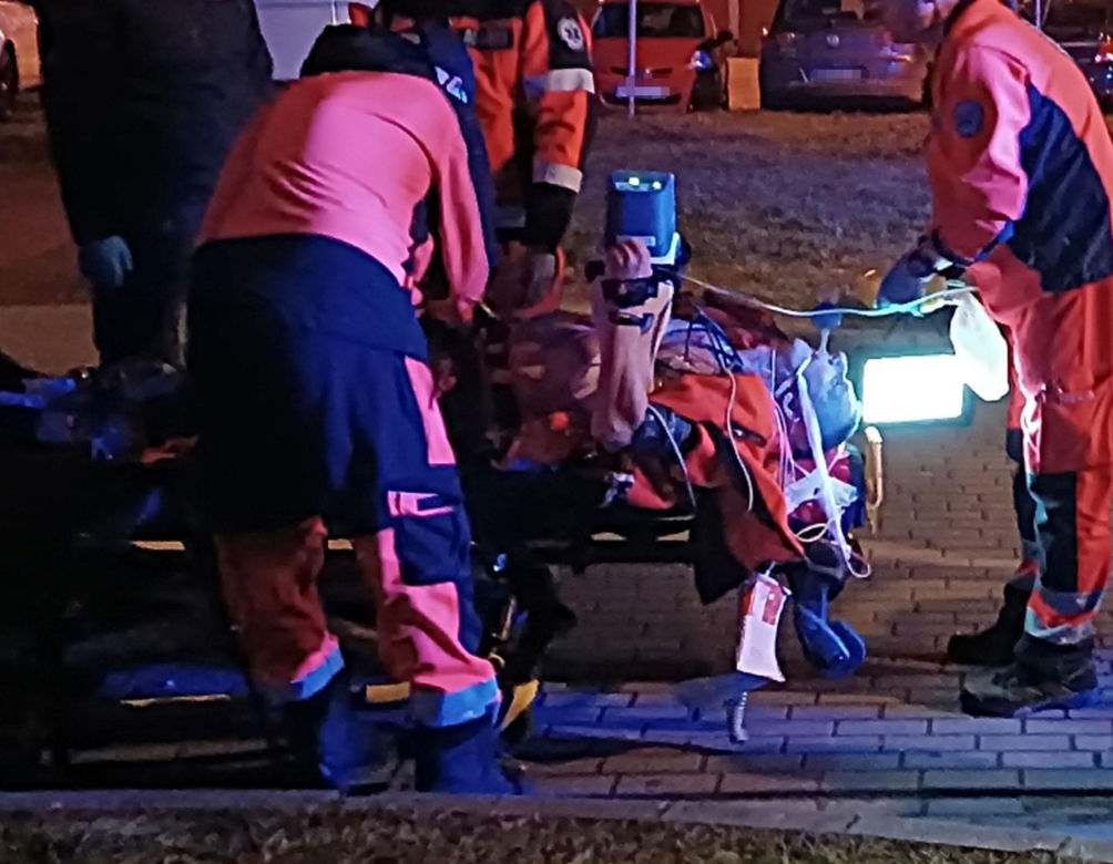 Zjadł flaki i zasztyletował ratownika. Szokujące tłumaczenie w sądzie!