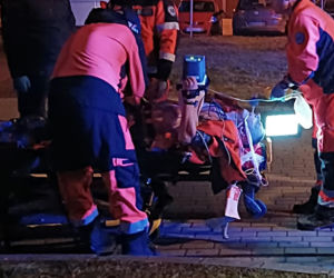 Zjadł flaki i zasztyletował ratownika. Szokujące tłumaczenie w sądzie!