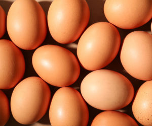 Ile jajek na osobę na Wielkanoc – optymalne porcje i praktyczny przewodnik zakupowy 