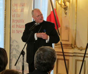 Bronisław Komorowski odznaczył Kardynała Dolana