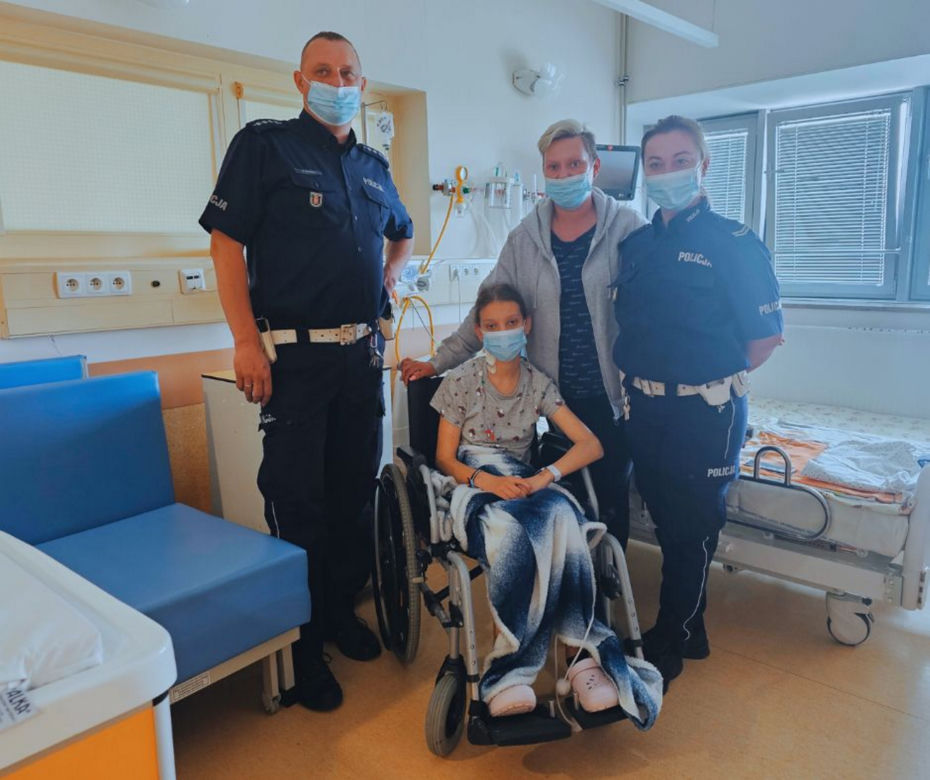  Pędzili do szpitala w Warszawie, wiedzieli że nie zdążą. Zdesperowana mama Klaudii zadzwoniła po pomoc