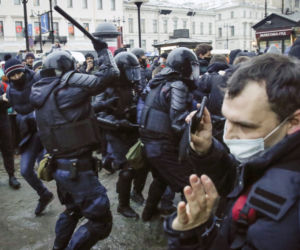 Wyszyli na ulice dla Navalnego. Protesty w Rosji.