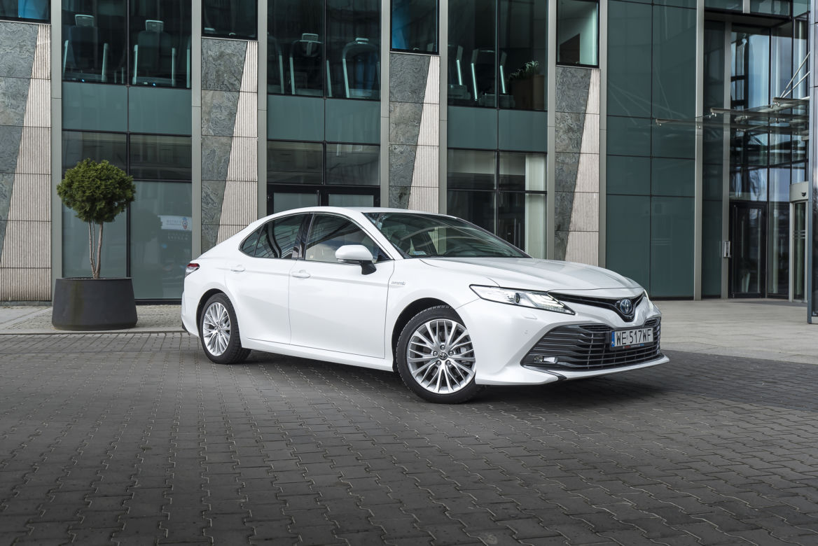Toyota Camry 2.5 Hybrid 218 KM e-CVT Executive + VIP