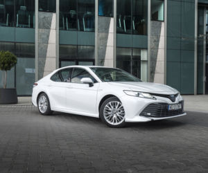 Toyota Camry 2.5 Hybrid 218 KM e-CVT Executive + VIP