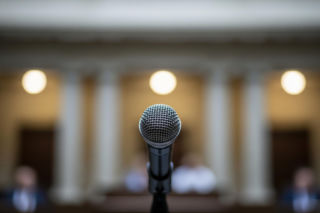 Senator PiS wyłączył mikrofon. Jak zareagowała dziennikarka TVP?