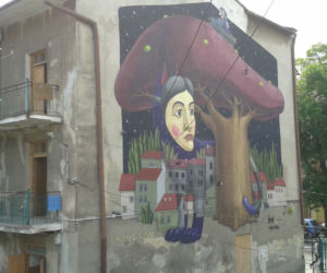 Spacer muralami i mozaikami
