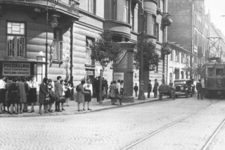 Dawny przystanek kolejowy Warszawa Marszałkowska EKD przy ul. Nowogrodzkiej 40 w Warszawie, widok między 1927 a 1930 r.