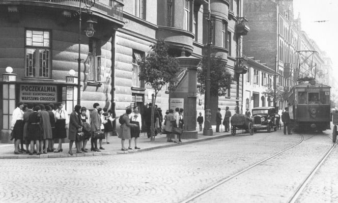 Dawny przystanek kolejowy Warszawa Marszałkowska EKD przy ul. Nowogrodzkiej 40 w Warszawie, widok między 1927 a 1930 r.