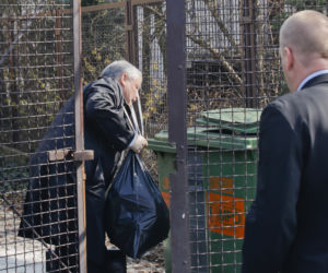 Kaczyński zapłaci więcej za śmieci