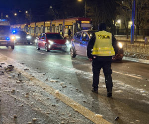 Warszawa: Tramwaje skierowane na objazdy! Zdarzenie z udziałem BMW