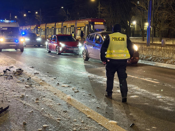 Warszawa: Tramwaje skierowane na objazdy! "Zdarzenie z udziałem BMW"