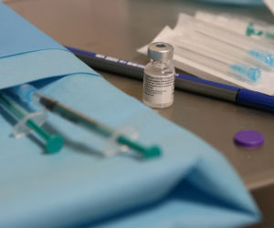 Pierwsza zaszczepiona seniorka w Szpitalu Południowym