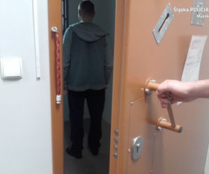 Horror w Myszkowie! Włamali się do mieszkania i chcieli obciąć palce mężczyźnie!
