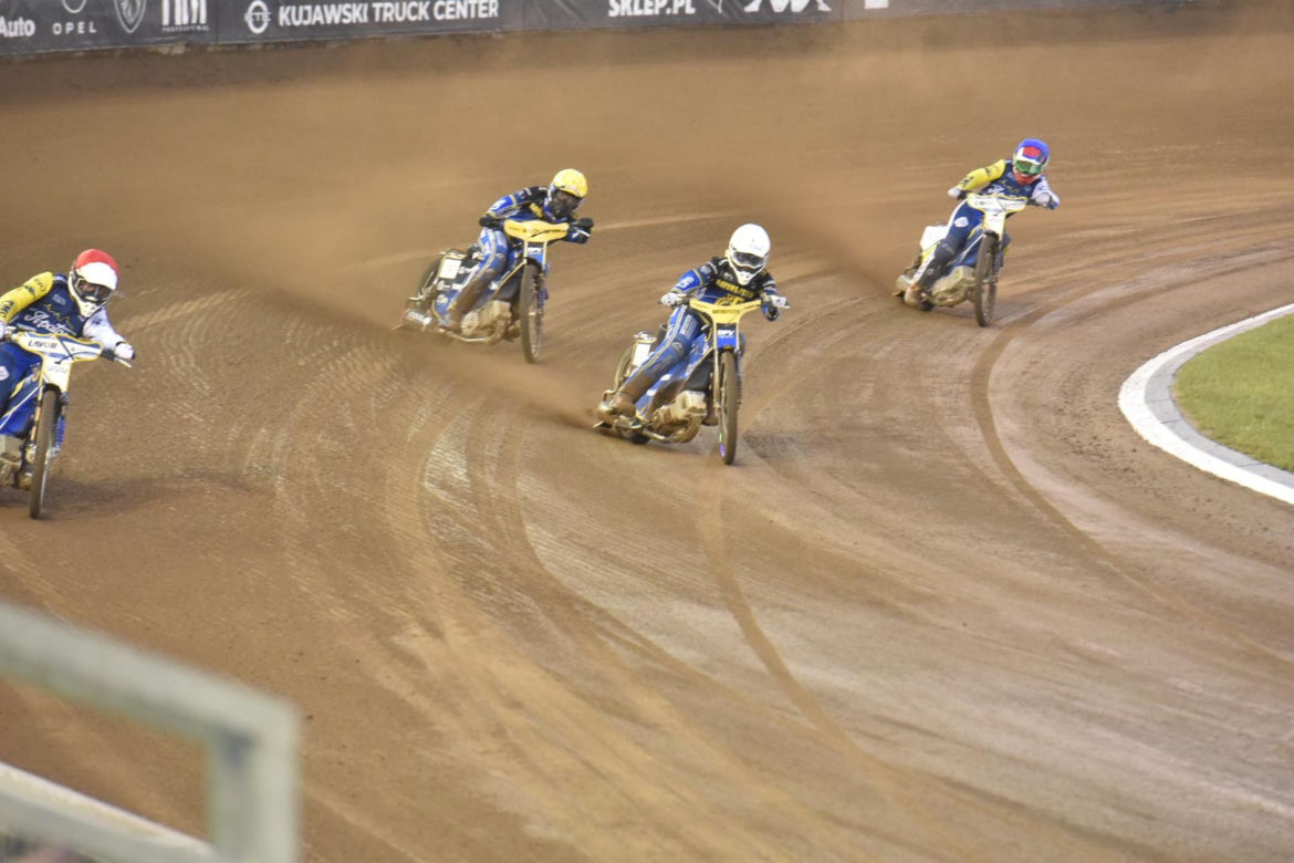 PRES Grupa Deweloperska Toruń - Bayersystem GKM Grudziądz, zdjęcia Motoareny. Fotorelacja z trybun i toru