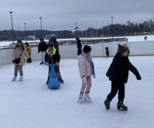 Lodowisko w Centrum Rekreacyjno-Sportowym Ukiel