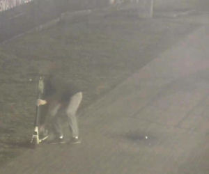 Bydgoszcz: Pokazał środkowy palec i oddał mocz na moście! Wszystko się nagrało