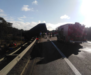 Poważny wypadek na s10 koło Torunia. Auto wyrzucone ze skarpy!