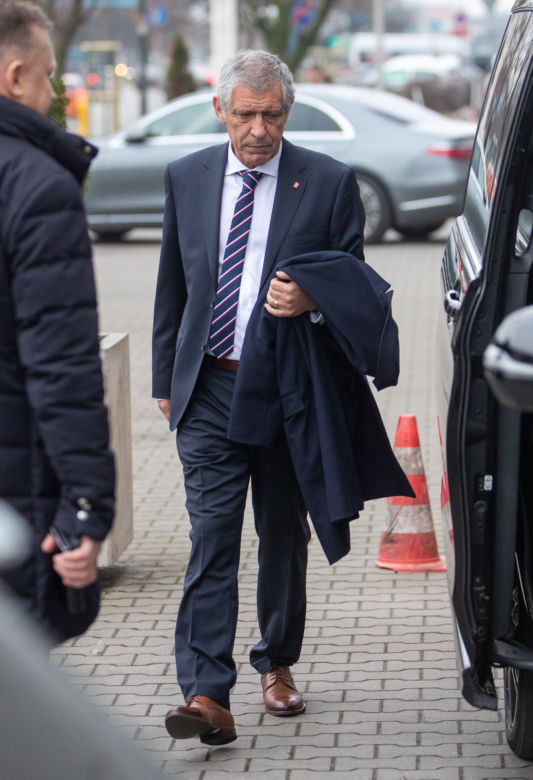 Fernando Santos przyłapany z papierosem w ręku w Warszawie