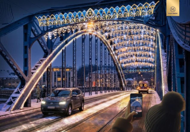 Kraków pokazał świąteczną iluminację. "Gotyk przełożony na język świetlny"