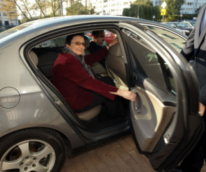 Katarzyna Hall w redakcji SE: Super Express wywołał minister do tablicy
