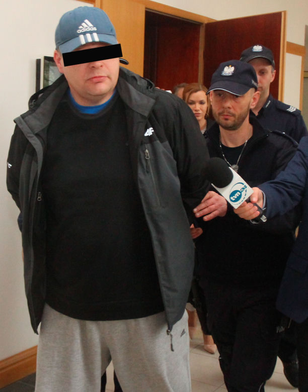 Konwojent złodziej załamał się w więzieniu