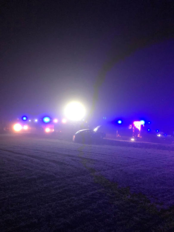 O włos od tragedii pod Bydgoszczą! Strażacy uratowali uwięzionego kierowcę 
