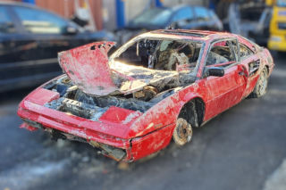 Skradzione Ferrari Mondial spędziło 26 lat w kanałach. Teraz budzi spore zainteresowanie
