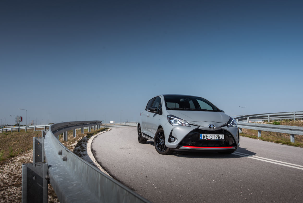 Toyota Yaris GR Sport 1.5 Hybrid 100 KM e-CVT