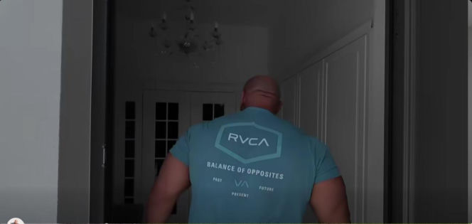 Robert Burneika sprzedaje willę