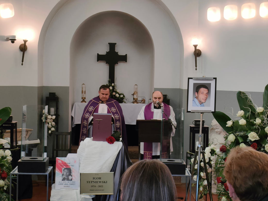 Pogrzeb Igora Sypniewskiego. Tłumy na ostatnim pożegnaniu byłego piłkarza