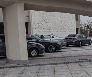 Takimi limuzynami przyjechali na urodziny Radia Maryja 