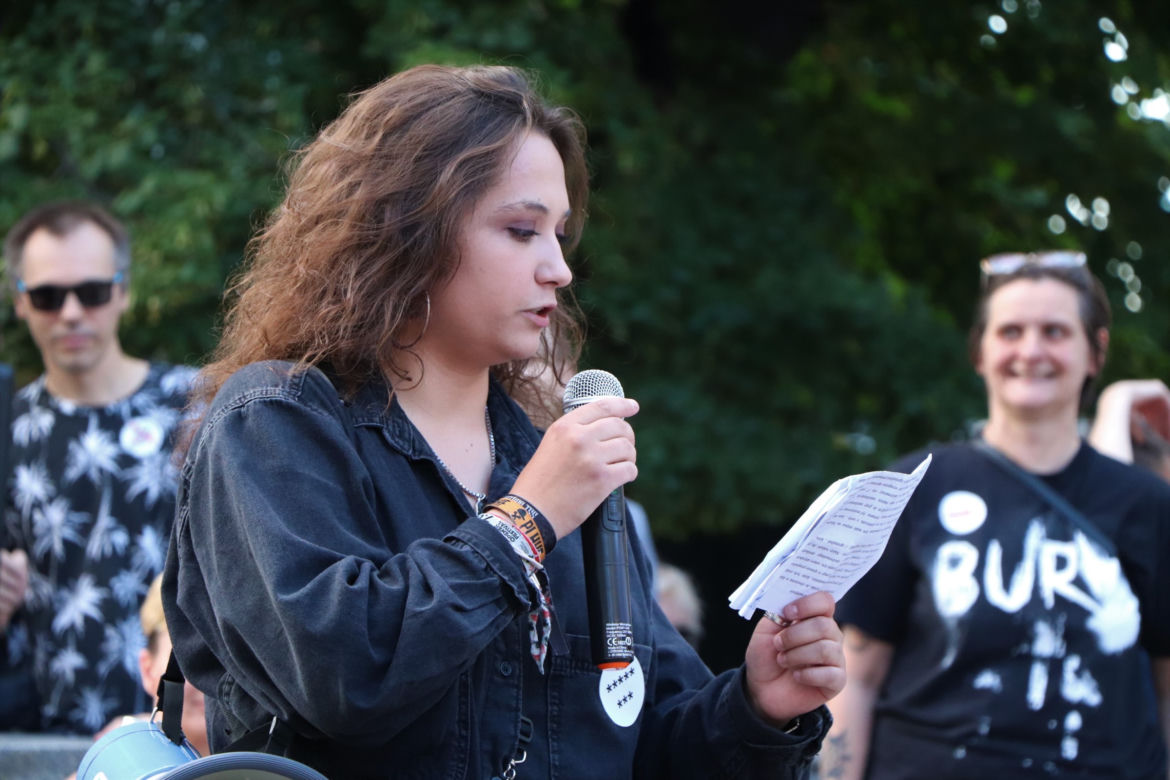 Torunianie protestują przeciwko przegłosowaniu Lex TVN