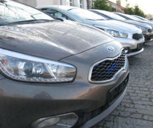 Nieoznakowane radiowozy Kia Cee'd dla policji