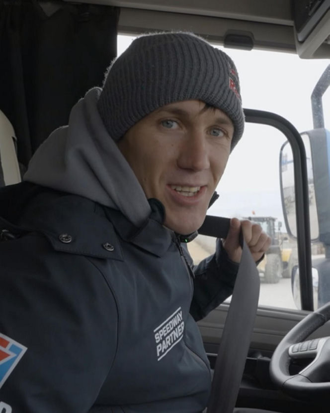 Maciej Janowski porzucił motocykl dla 10-tonowej bestii! Groziła mu praca na etacie