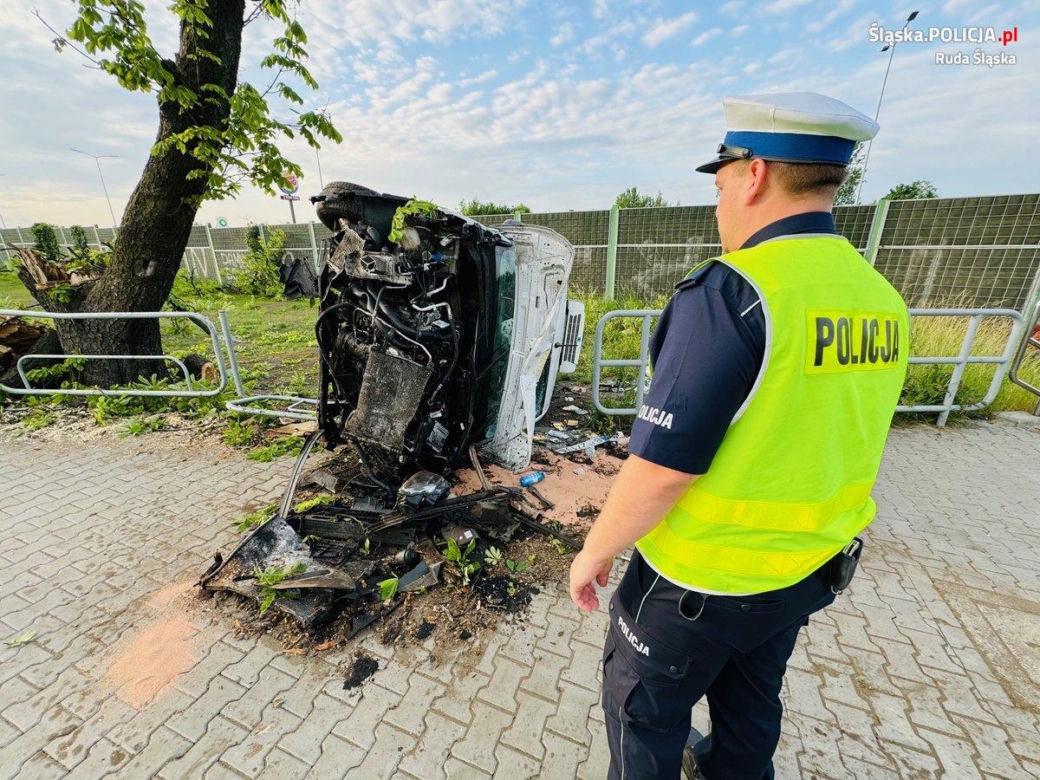 24-letni kierowca pod wpływem narkotyków. Wpadł w drzewo