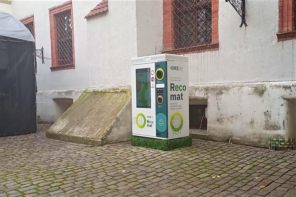 "Recomat" na dziedzińcu Zamku Książąt Pomorskich w Szczecinie