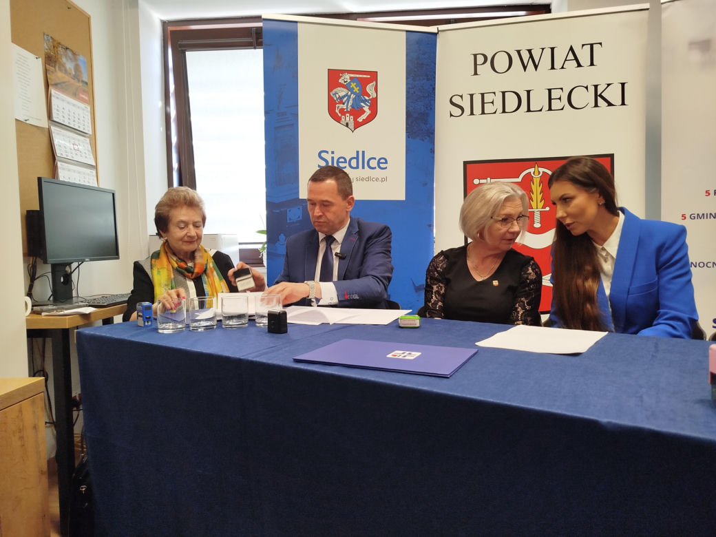 Umowa na przekazanie dotacji na zakup nowego sprzętu dla Szpitala Miejskiego w Siedlcach została podpisana 28 kwietnia
