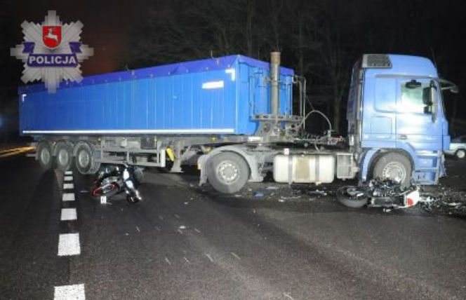 Śmierć motocyklisty pod kołami ciężarówki 