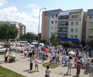 Białystok. Boże Ciało 2019. Wspólna procesja dwóch parafii: św. Jadwigi i NMP z Guadalupe