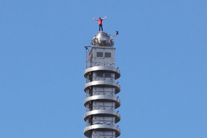 Alex Honnold wspiął się na wieżowiec Taipei 101