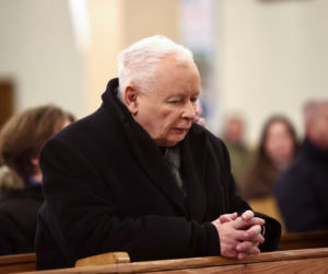 Jarosław Kaczyński w Starachowicach – Hołd dla Matki i Refleksje o Polsce