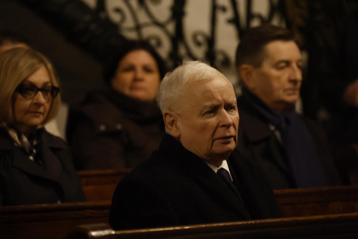 Jarosław Kaczyński z posłami na mszy św. w intencji Barbary Skrzypek