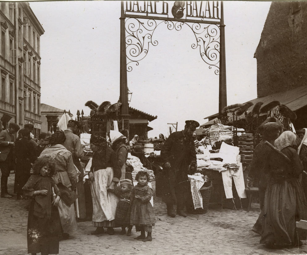 Brama Bazaru Różyckiego ok 1892r.