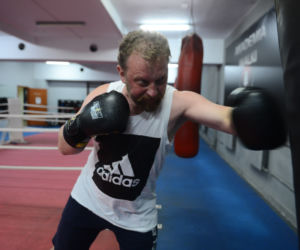 Minister Łukasz Szumowski, boks