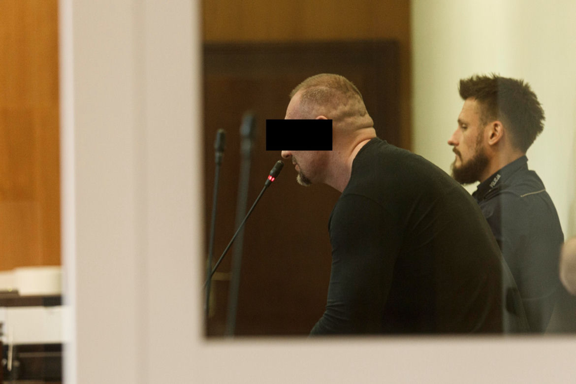 Oszustwo przy sprzedaży luksusowych samochodów